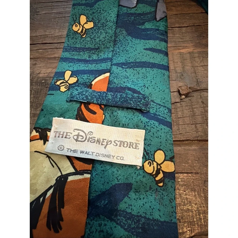 The Disney Store 100% Silk Winnie The Pooh Character Neck Tie Made In Italy!